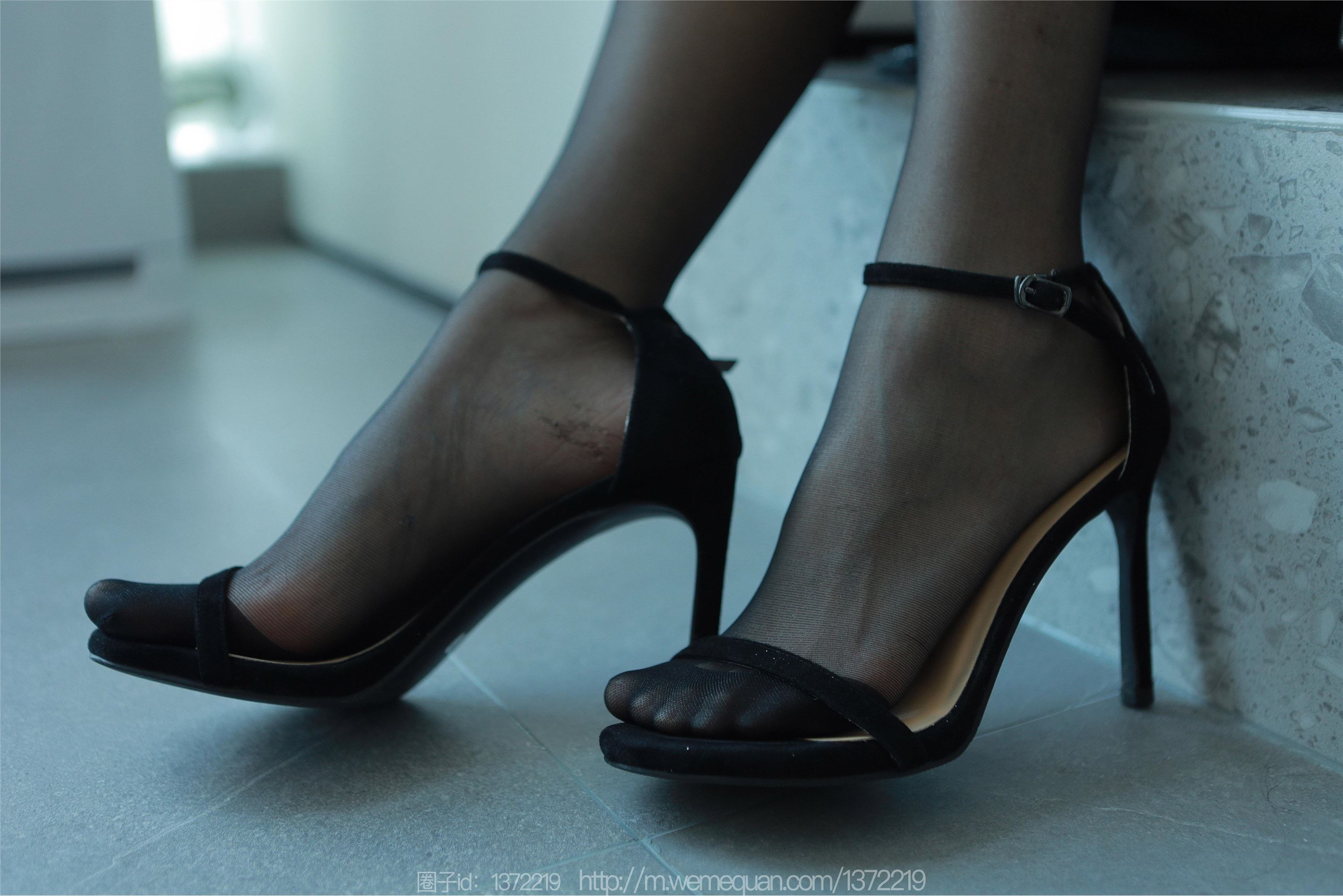 IESS异思趣向  2023.06.29 丝享家 1467 小宝《液体金属裙》